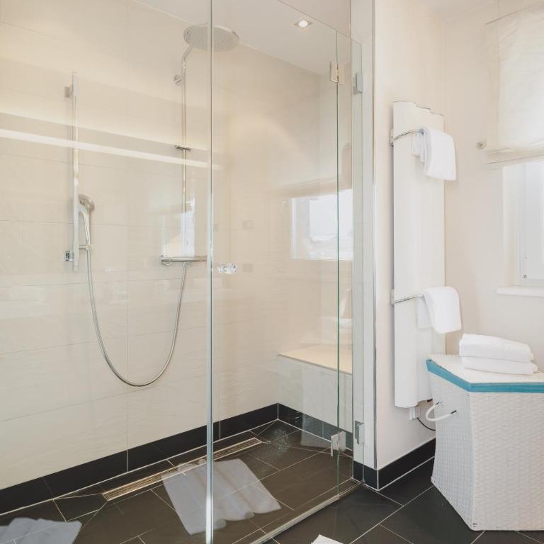 Auhof Wirtshaus & Suiten - Deluxe Suite mit Whirlpool-Badewanne und kostenfreiem Eintritt zum Tauern Spa - 3