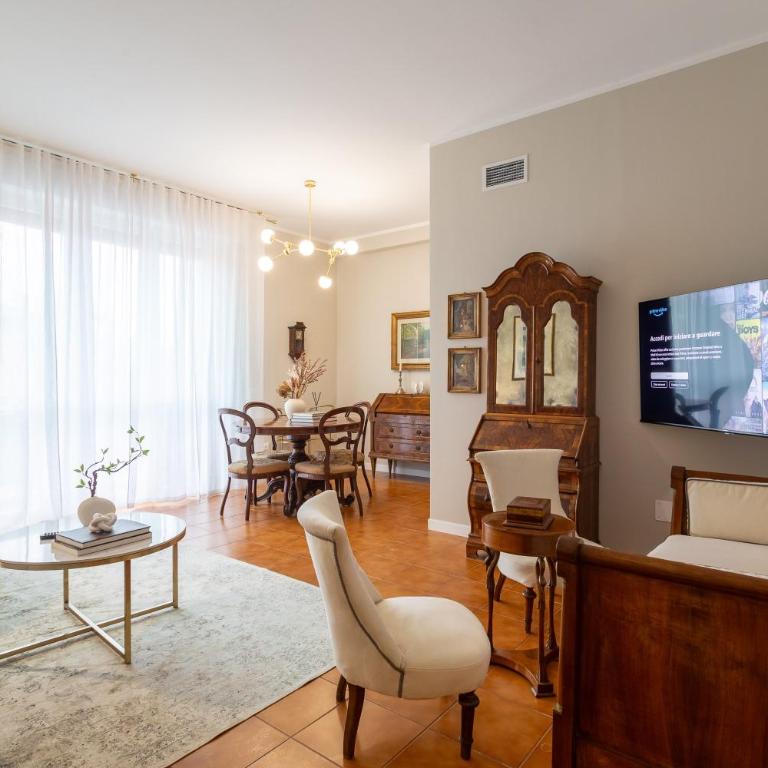 HouSmart Lorenzo Costa 17 - Appartamento con 3 Camere da Letto - 2