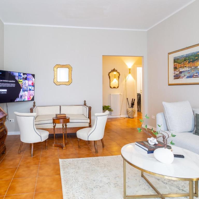 HouSmart Lorenzo Costa 17 - Appartamento con 3 Camere da Letto - 1