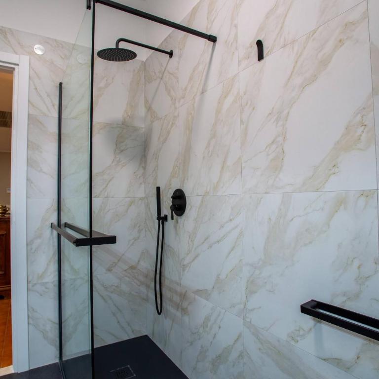 HouSmart Lorenzo Costa 17 - Appartamento con 3 Camere da Letto - 37
