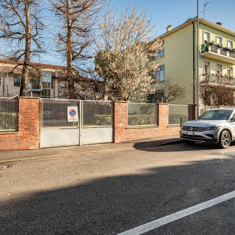 GuestHost - Padova living Experience - Diamante Apartment, Rubino Room and Smeraldo Room with shared refreshment area - Standard Double Room - 10