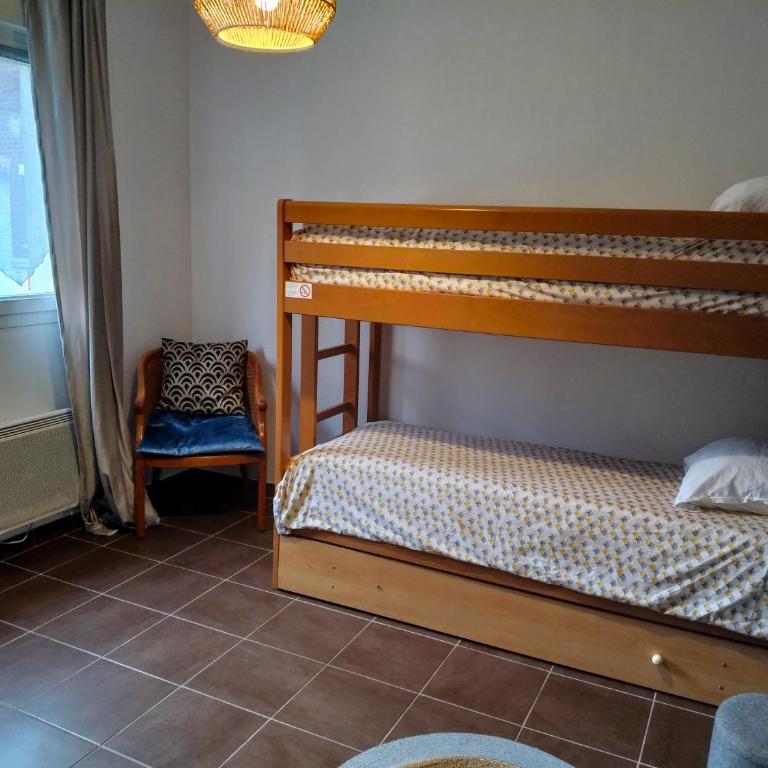 Maison avec jardin, calme et ensoleillée à 2 minutes du centre-ville - Haus mit 3 Schlafzimmern - 22