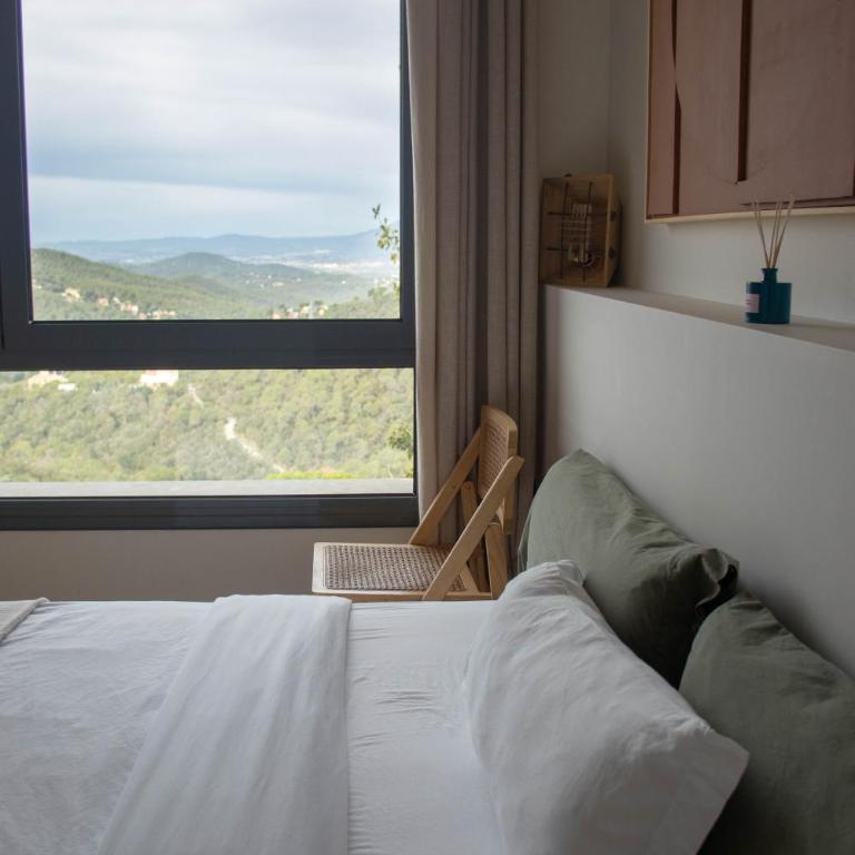Circles House Coliving & Coworking - King Room with Mountain View - 2