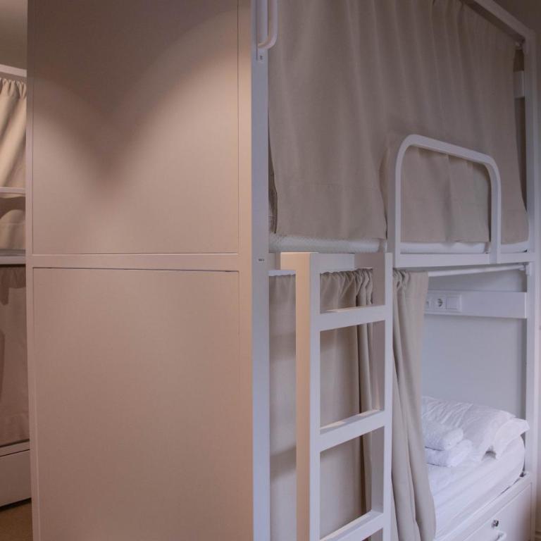 Circles House Coliving & Coworking - Bed in 4-Bed Mixed Dormitory Room - 3
