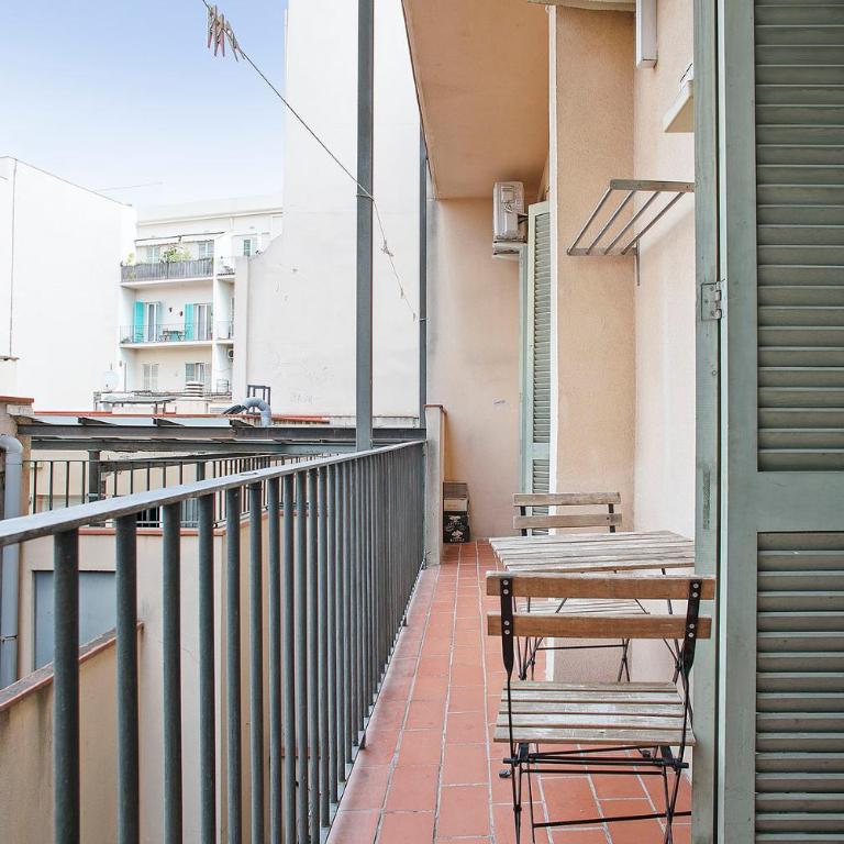 Beautiful apartment in Las Ramblas Barcelona 6pax - Three-Bedroom Apartment - 4