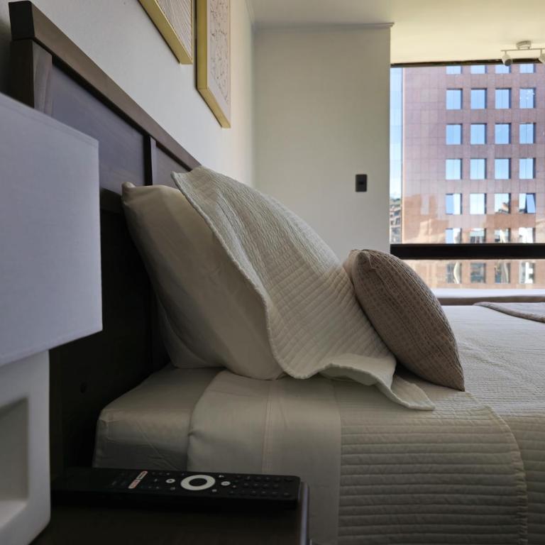 Amplio dpto a pasos del Costanera Center y MUT en Las Condes - Apartamento de 3 dormitorios - 24