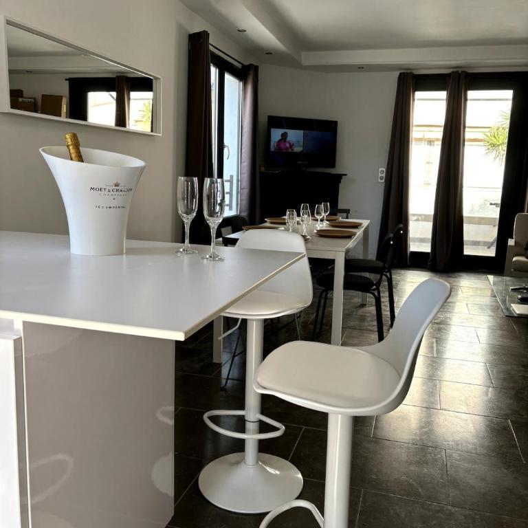 PalmbeeCannes 70m2, 2 chambres pour 4 Personnes avec bébé avec Terrasses a 200m des Plages, Palmbee Cannes - Appartement 2 Chambres - 16