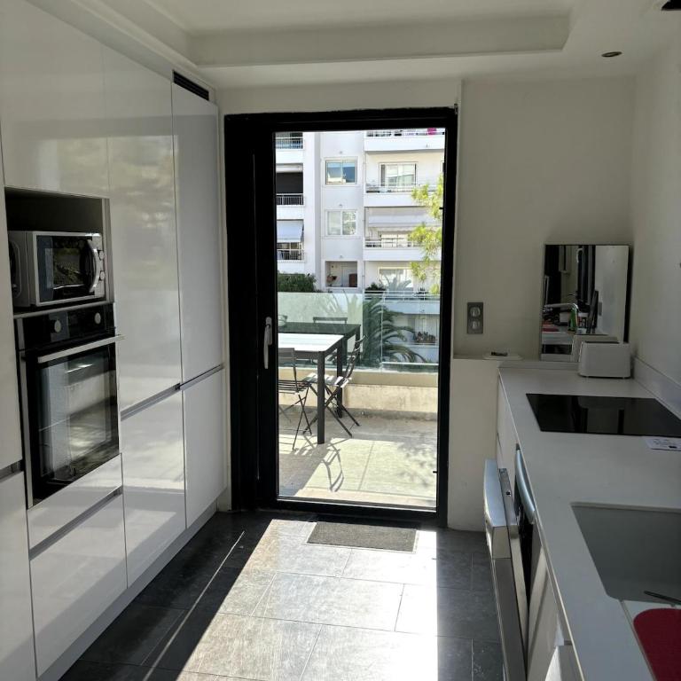 PalmbeeCannes 70m2, 2 chambres pour 4 Personnes avec bébé avec Terrasses a 200m des Plages, Palmbee Cannes - Appartement 2 Chambres - 14