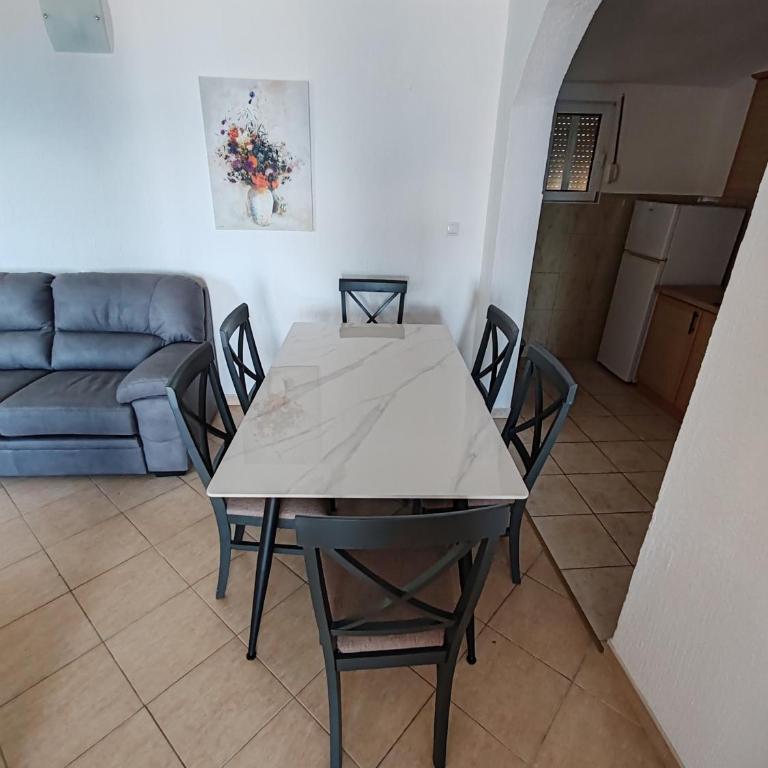 Villa Contact - Two-Bedroom Apartment with Terrace and Sea View - 31