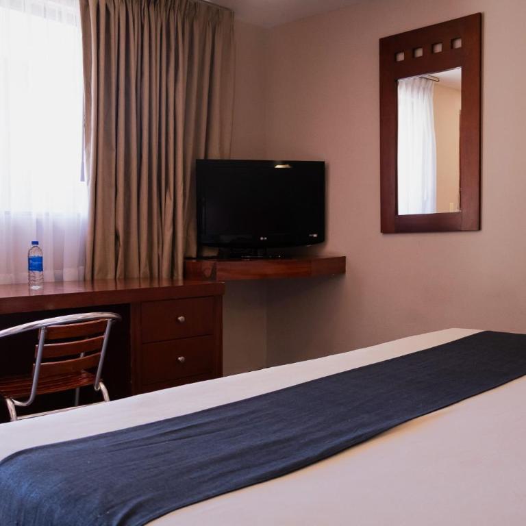Hotel Panamerican - Habitación con cama extragrande. - 4