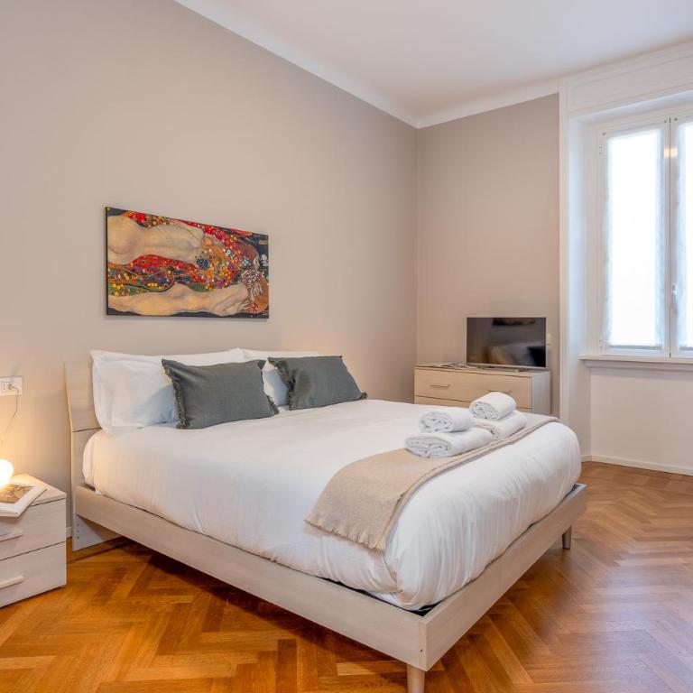 Modern Apt for 4 in Historical Building - Duomo View - Appartamento con 2 Camere da Letto - 2