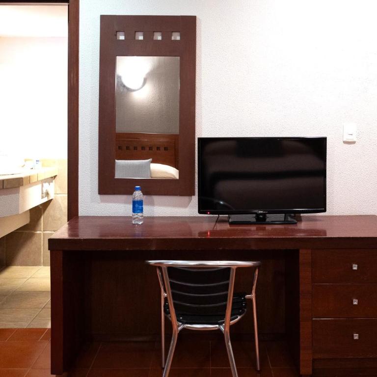 Hotel Panamerican - Habitación Doble Económica con 2 camas dobles - 7