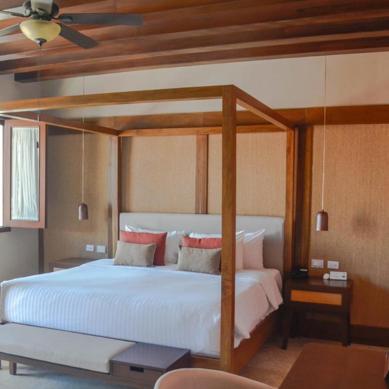 Casa Lucia Hotel Boutique - Queen Room with Pool View - 5