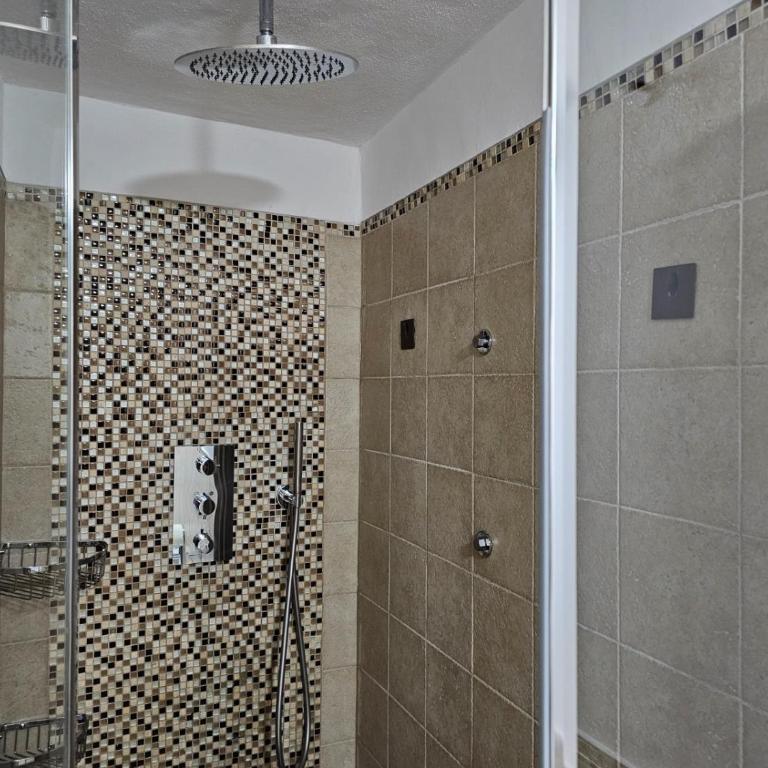 La Casetta - Deluxe One-Bedroom Apartment - 52