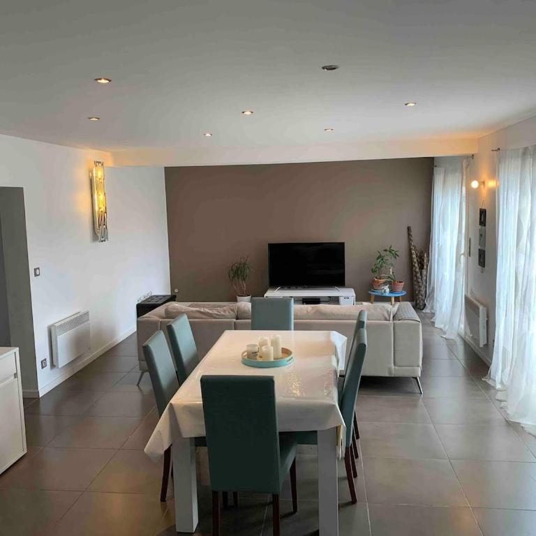 Villa bord de mer au Grau d 'Agde 140 m2 - Three-Bedroom Villa - 1