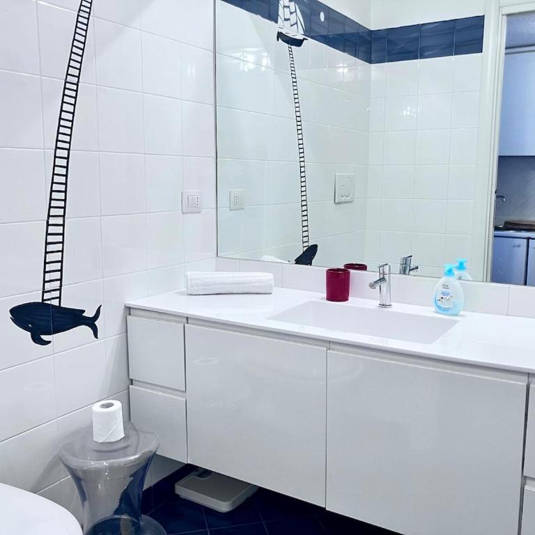 Rosso Lilu' Casa con vista mozzafiato sulla Pelosa - Appartamento con 2 Camere da Letto e Vista Mare - 23