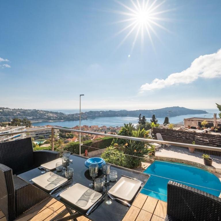 Bas de villa plus piscine Vue époustouflante - Villa 2 Chambres - 1