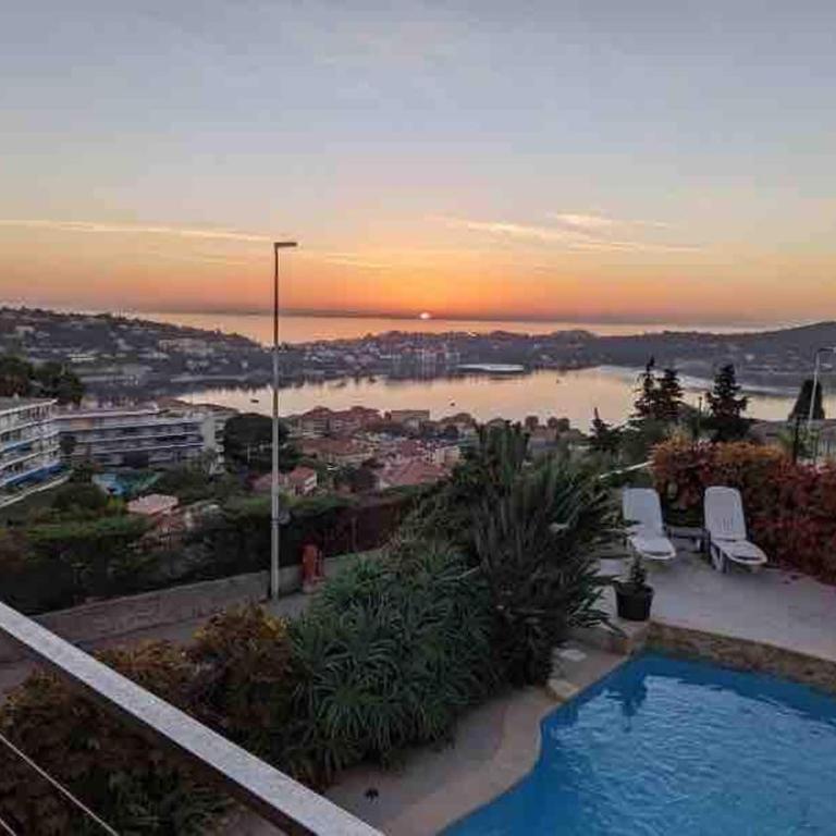 Bas de villa plus piscine Vue époustouflante - Villa 2 Chambres - 17