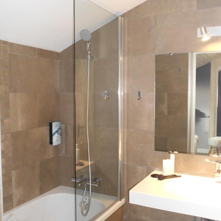 Cit'Hotel Avantici Gap - Chambre Familiale (4 Adultes) - 5