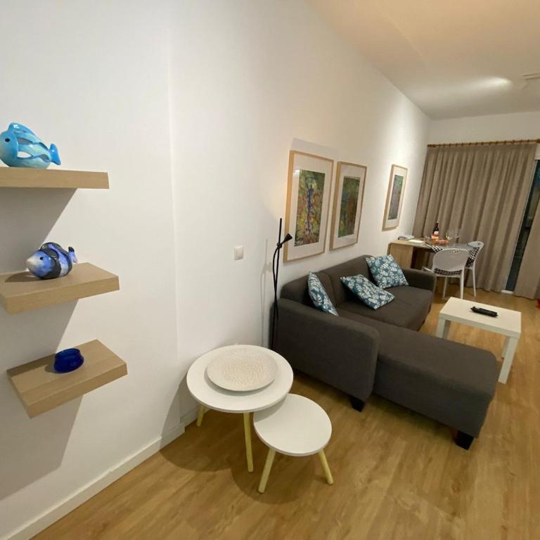 Beachfront Suite Las Canteras - One-Bedroom Apartment - 24