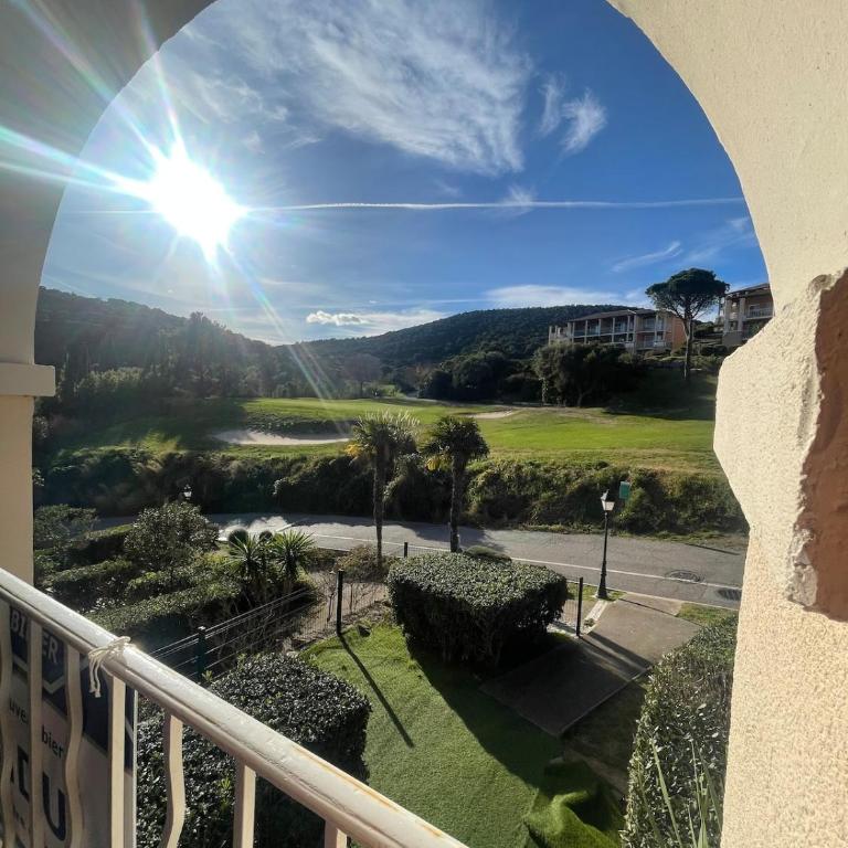 Appartement saint Raphaël - cap esterel- 5 couchages- parking couvert - One-Bedroom Apartment with Park View - 22
