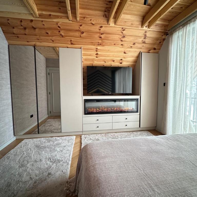 Black Chalet - Two-Bedroom Chalet - 23