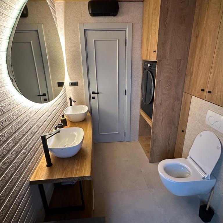 Black Chalet - Two-Bedroom Chalet - 24