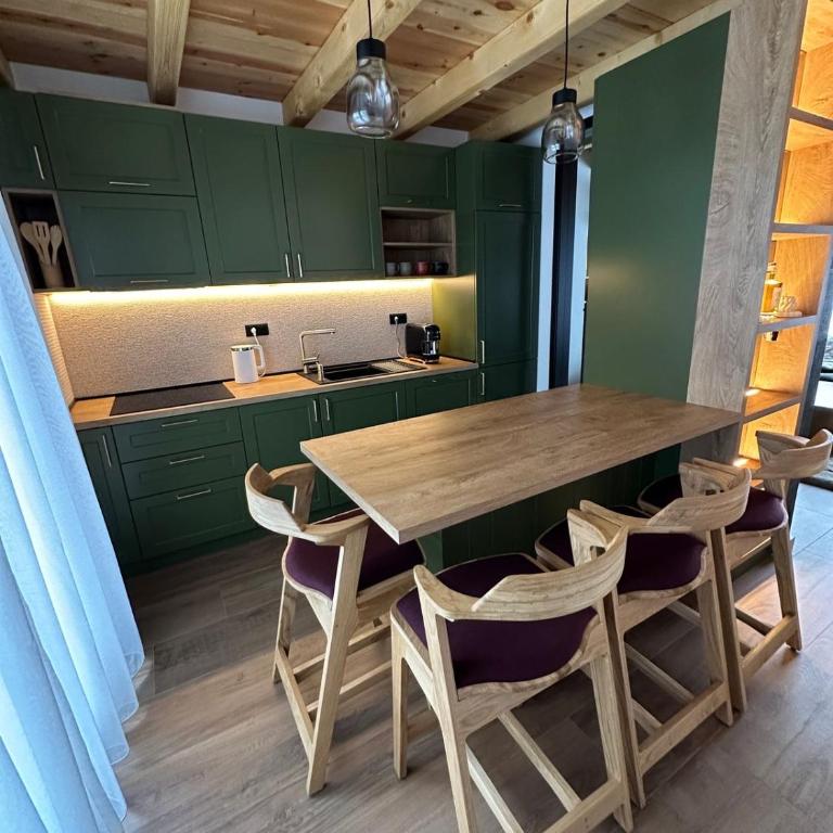Black Chalet - Two-Bedroom Chalet - 14