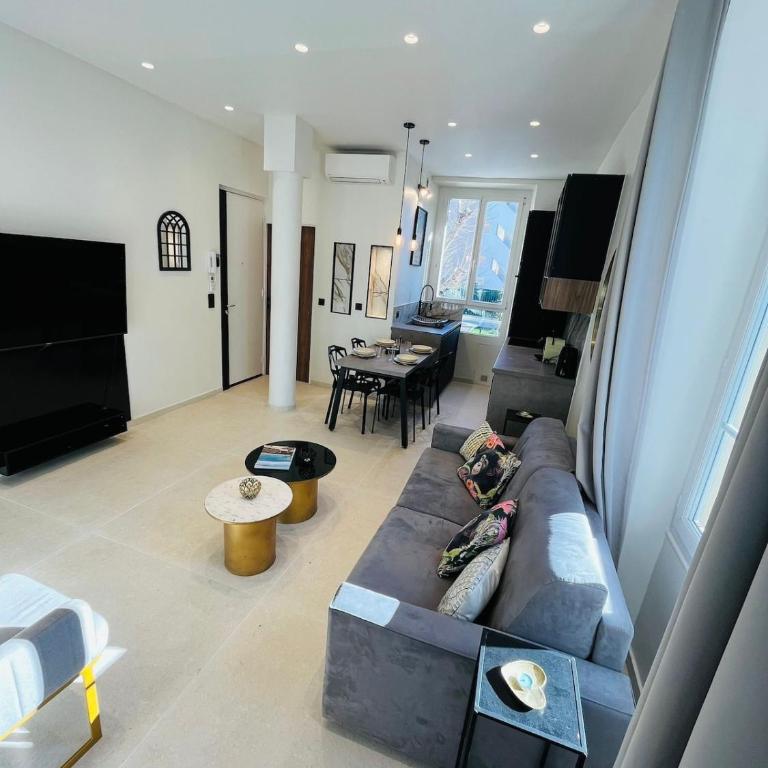 3 pièces en cœur de cannes - Appartement 3 Chambres - 15