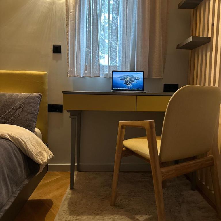 Black Chalet - Two-Bedroom Chalet - 29