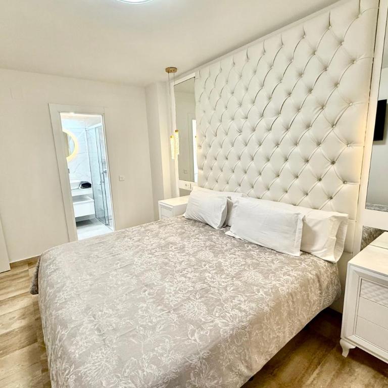 MARBELLA ALICATE BEACHFRONT - Luxury Apartment-1 - Two-Bedroom Apartment - 33