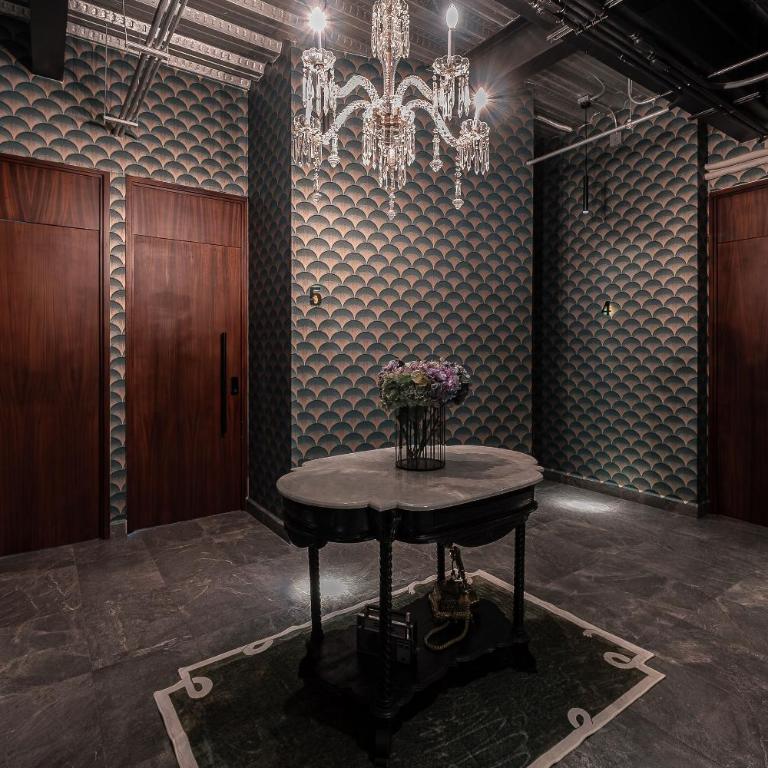 The Striped Loft Modern Elegance in a centric location - One-Bedroom Apartment - 5