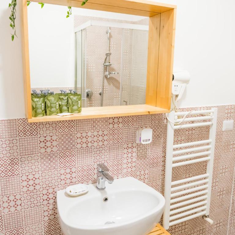 Studio19 - Double Room with Balcony - 9