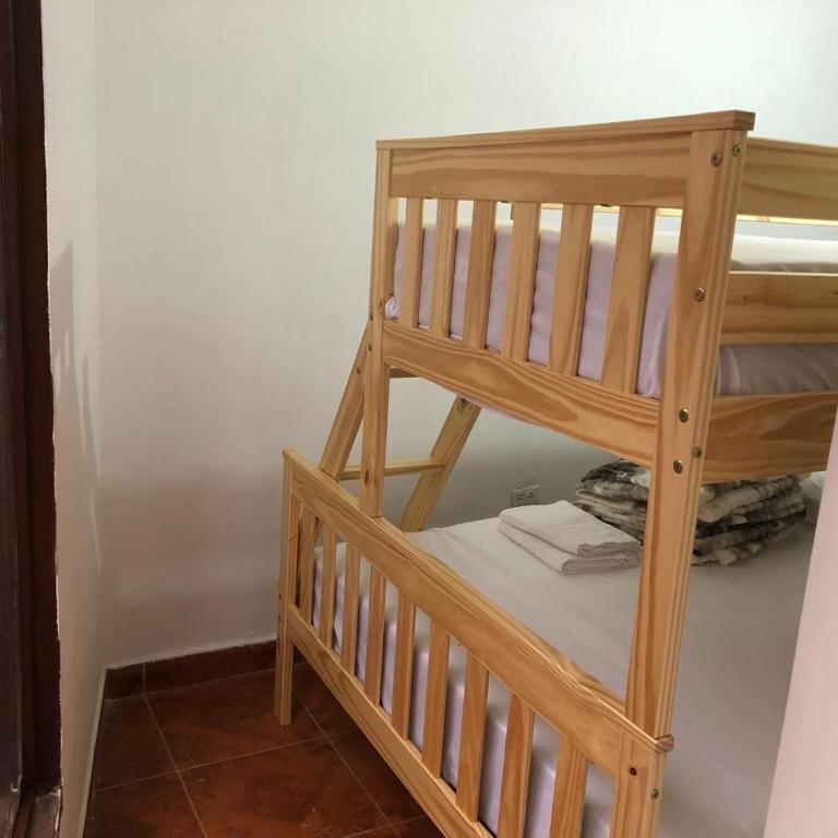 Habitación en Apartamento cerca a Parque de Bello Antioquia - Habitación Triple con balcón - 1