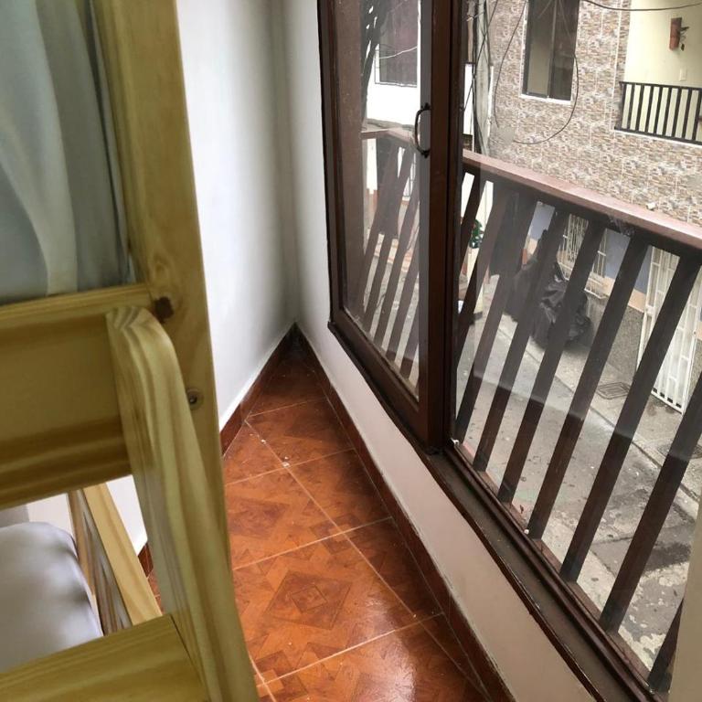 Habitación en Apartamento cerca a Parque de Bello Antioquia - Habitación Triple con balcón - 8