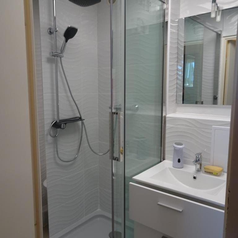 Port Leucate F2 rdc plage 10 mètres, 25 m2, 5 personnes - Appartement 1 Chambre - 24