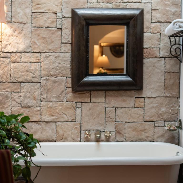 Villa Ganz Boutique Hotel - Suite with City View - 4