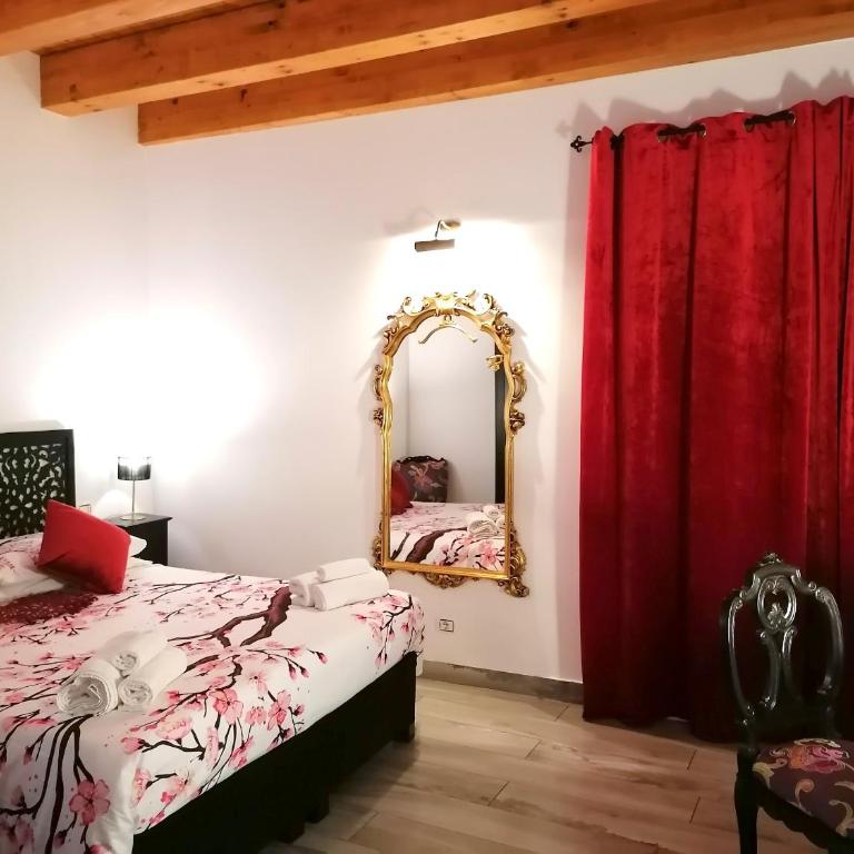 Casa Busari - Double Room with Balcony - 8