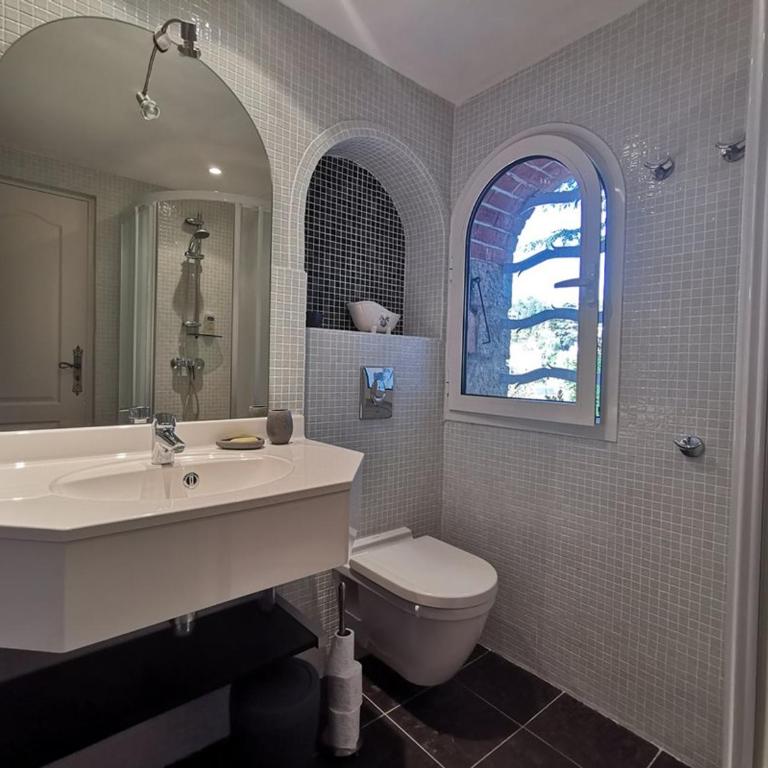 Le Lavandou : Villa 4 chambres, piscine privée et climatisation - FR-1-803-76 - Villa - 12