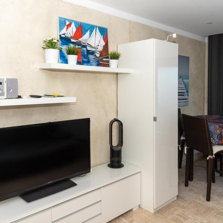 Beau T2 au Lavandou face à la mer, 4 personnes - FR-1-803-80 - Appartement - 4