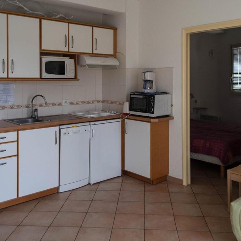 Le Lavandou, T2 avec terrasse vue mer et parking, 4 pers. - FR-1-803-82 - Apartment - 5