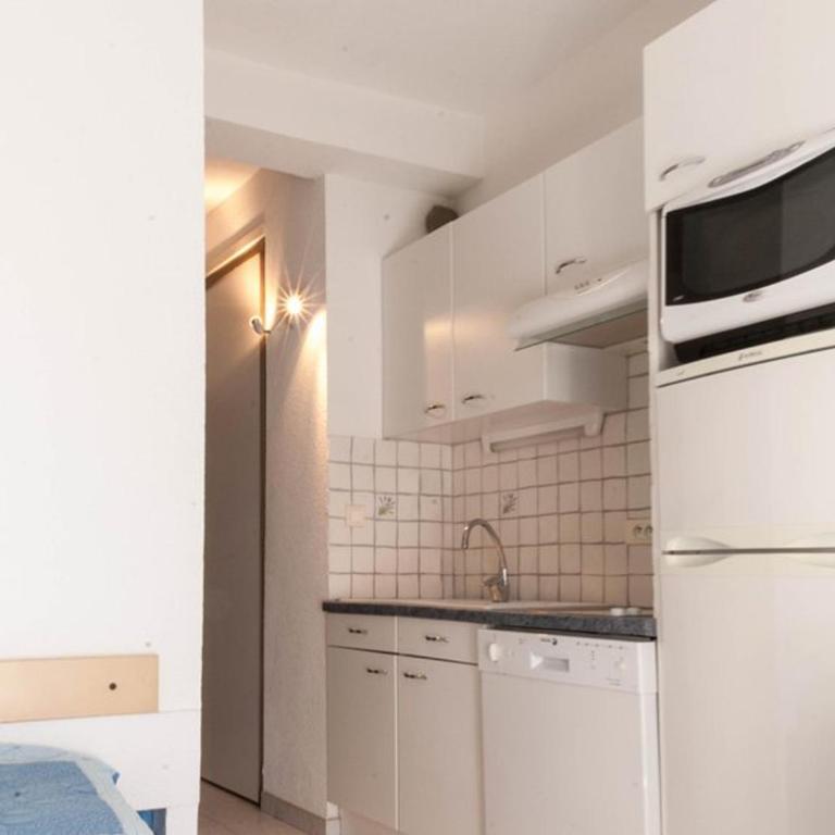 Studio cabine 4 pers, plage 10m, clim, parking - FR-1-803-85 - Studio - 3