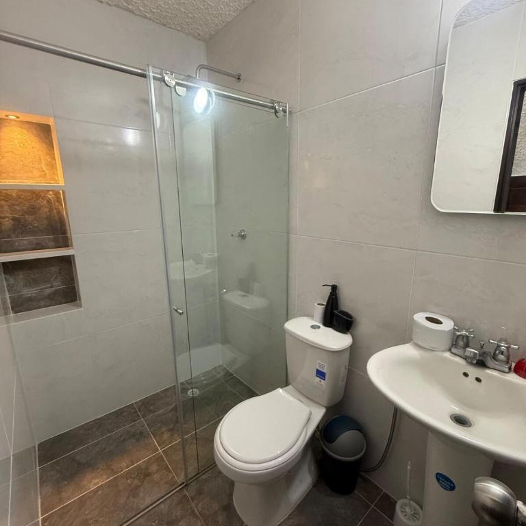 Hermosa habitación a una cuadra del Ventura Plaza 3 - Habitación Doble - 11