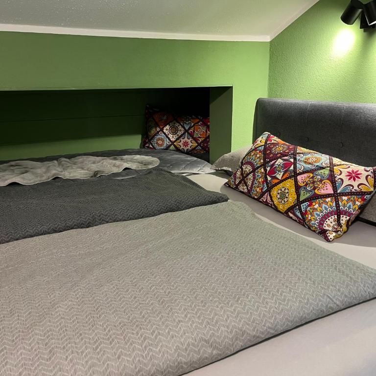 Allgäu Apartments Hüs 8 oder 9 Ferienzimmer mit Self-Checkin - Doppelzimmer mit Balkon - 5