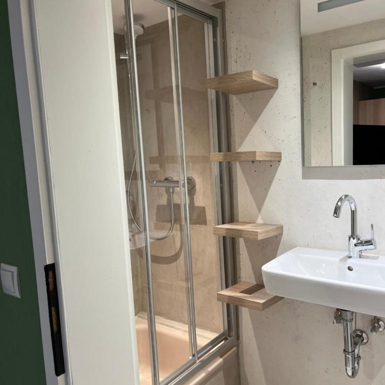 Allgäu Apartments Hüs 8 oder 9 Ferienzimmer mit Self-Checkin - Doppelzimmer mit Balkon - 11