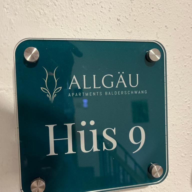 Allgäu Apartments Hüs 8 oder 9 Ferienzimmer mit Self-Checkin - Doppelzimmer mit Balkon - 2