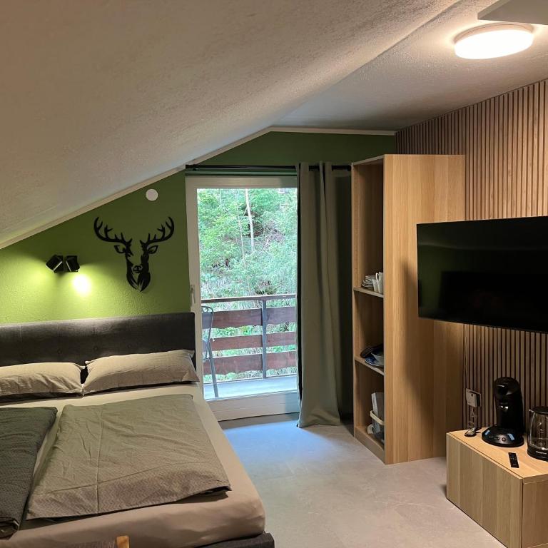 Allgäu Apartments Hüs 8 oder 9 Ferienzimmer mit Self-Checkin - Doppelzimmer mit Balkon - 4