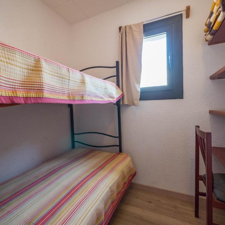 Ciudad De Vacaciones Cala Montjoi - Habitación Cuádruple Deluxe - 6
