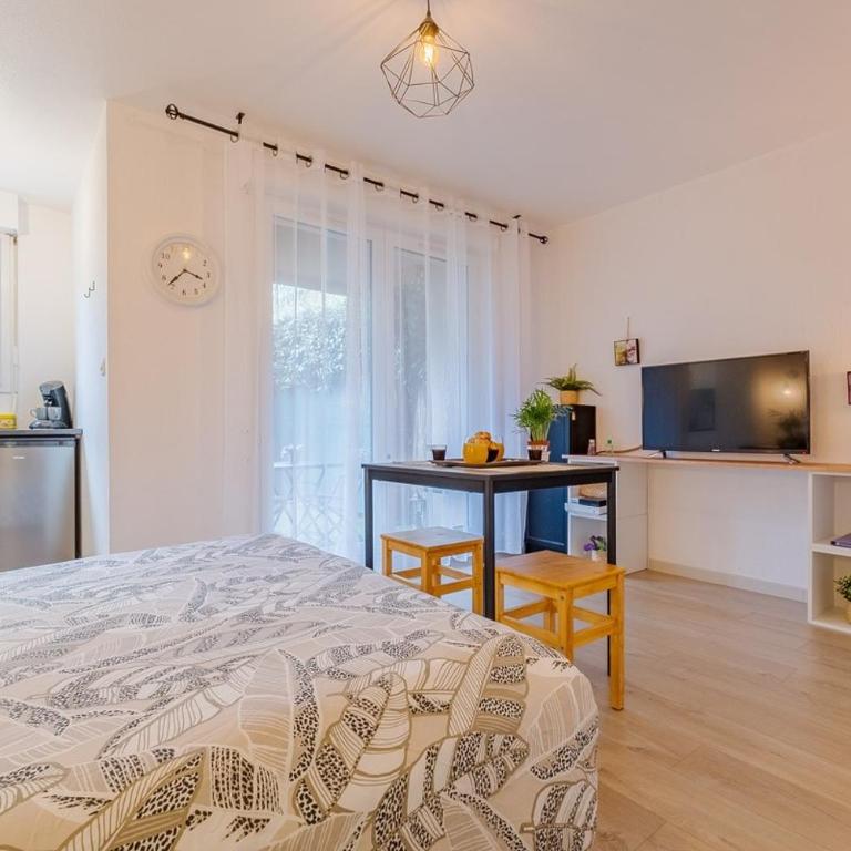 Les Muses - avec entrée autonome, clim neuve, jardin, parking privé & sa piscine ! - - Apartment - 2