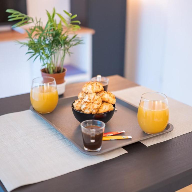 Les Muses - avec entrée autonome, clim neuve, jardin, parking privé & sa piscine ! - - Apartment - 8